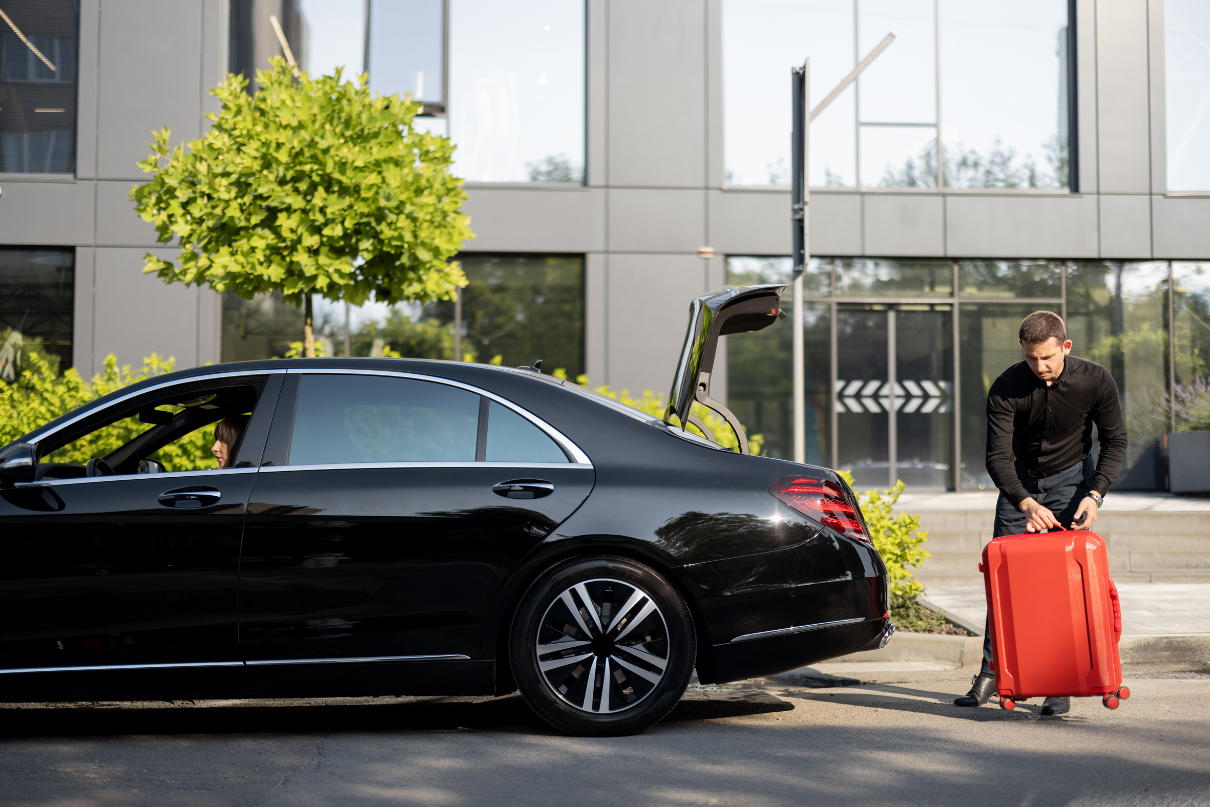 Hourly & Full-Day Private Chauffeur – Switzerland